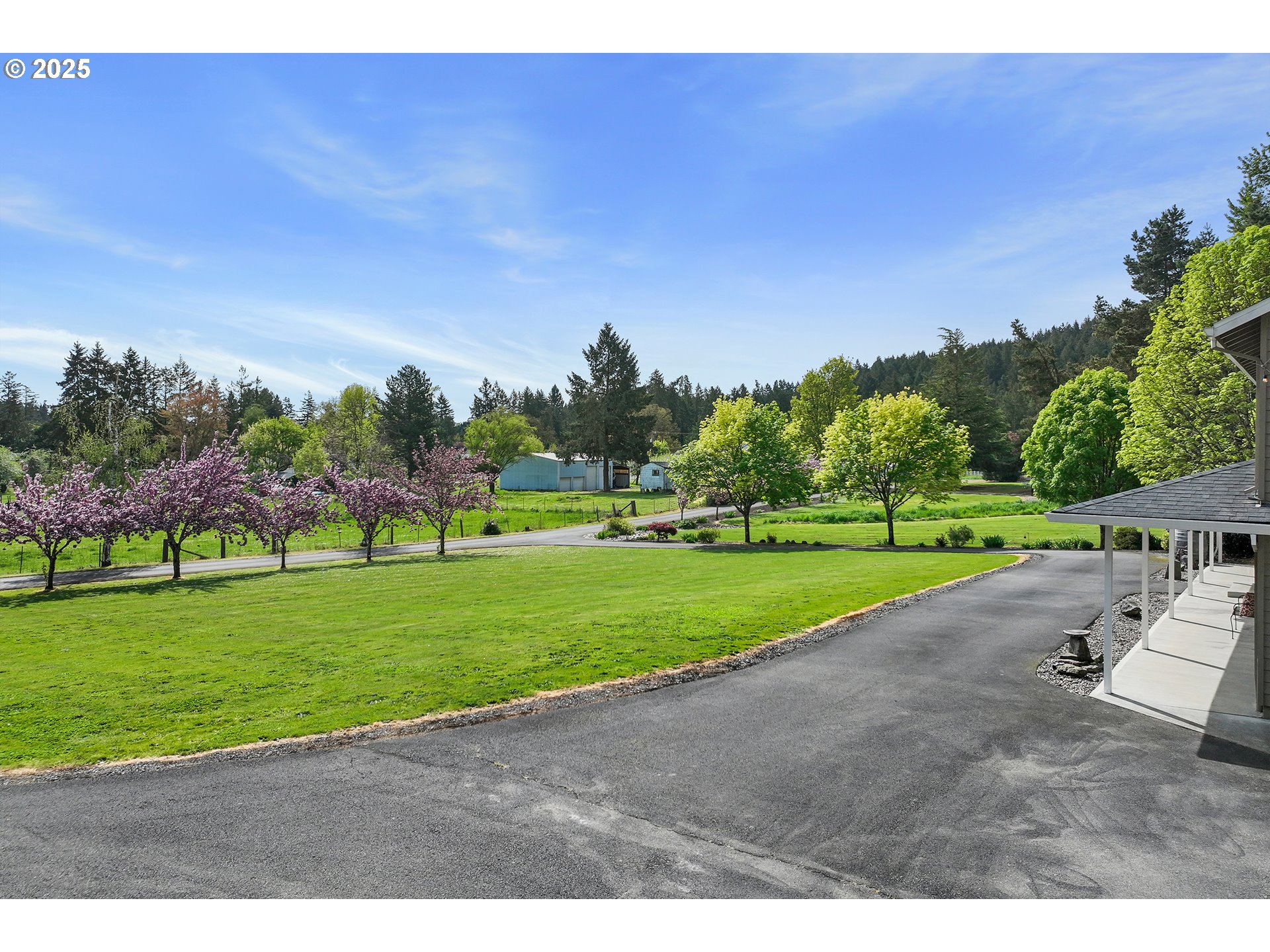 22075 Northeast Hidden Springs Road Dundee, OR 97115 - Photo 36 of 45 Gallery Image 36