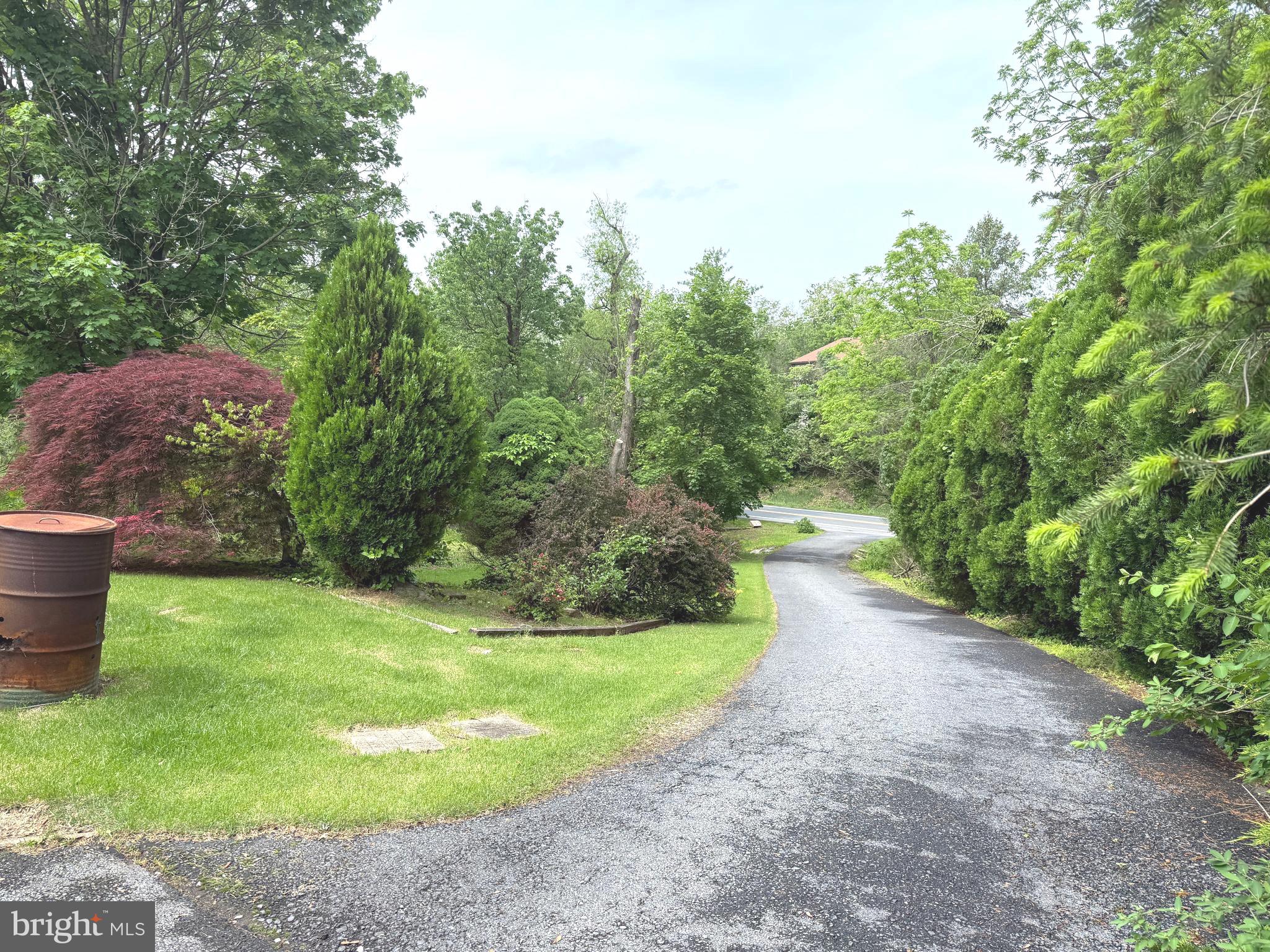 446 Nyes Road Harrisburg, PA 17112 - Photo 3 of 47 Gallery Image 3