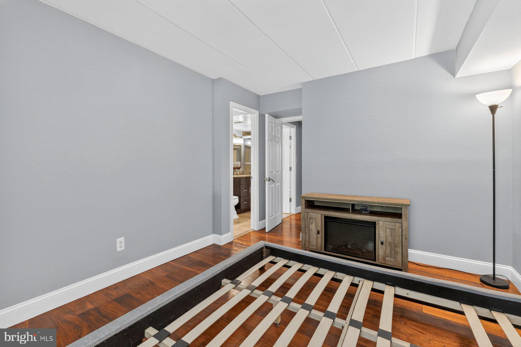2330 Freetown Court, Unit 4/1B Reston, VA 20191 - Photo 14 of 26 Primary bedroom