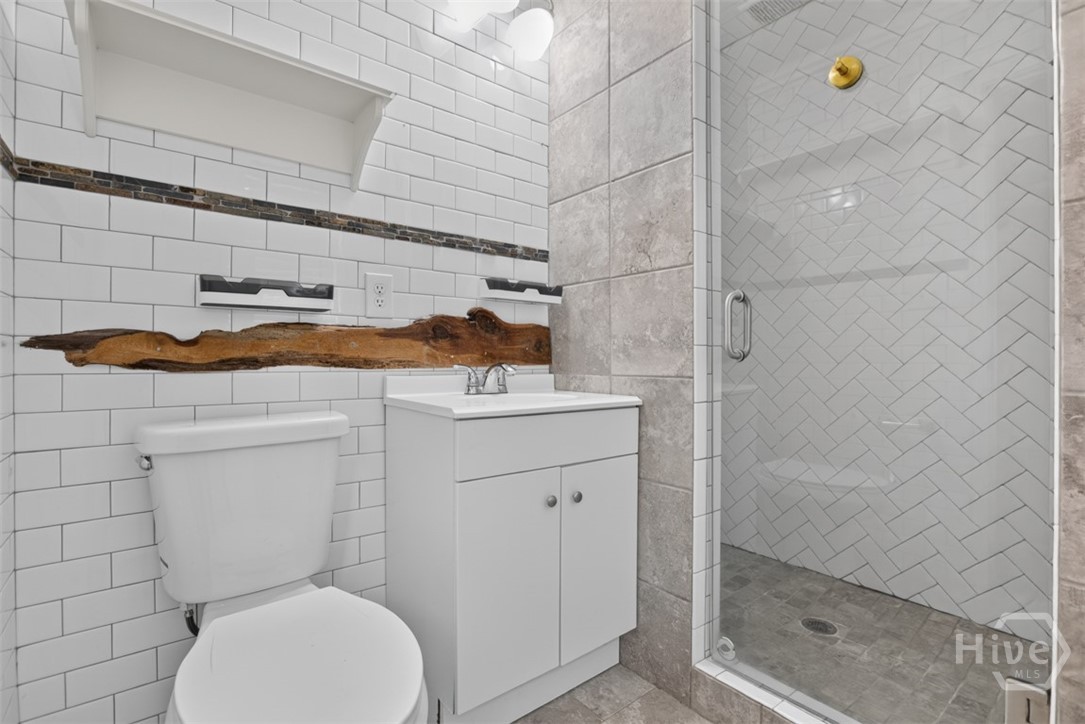 278 Rhodes Drive Athens, GA 30606 - Photo 22 of 29 Primary Ensuite Bath