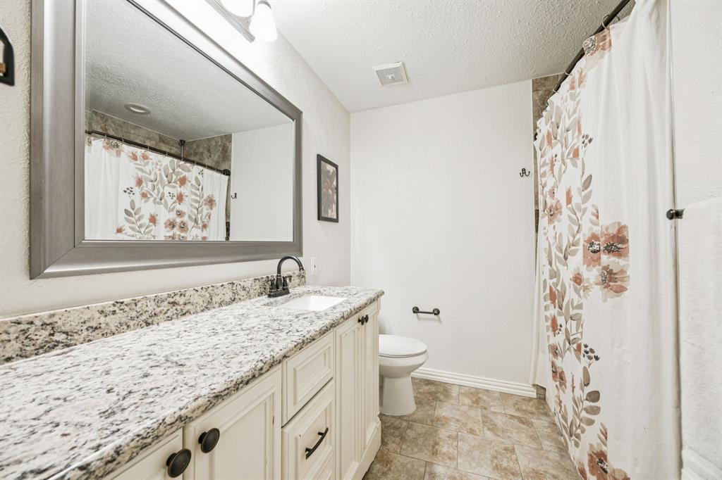 4913 Tree Top Lane Garland, TX 75044 - Photo 18 of 28