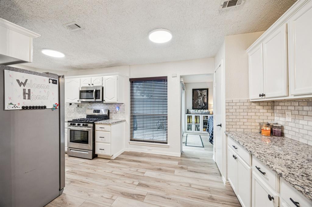 4913 Tree Top Lane Garland, TX 75044 - Photo 6 of 28