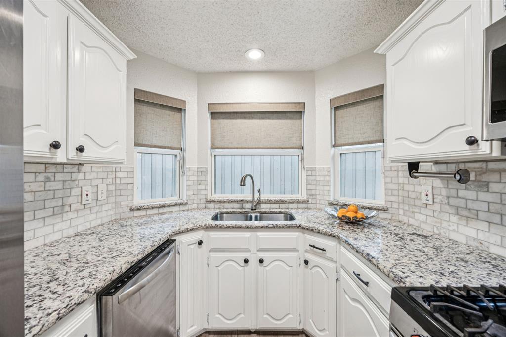 4913 Tree Top Lane Garland, TX 75044 - Photo 9 of 28