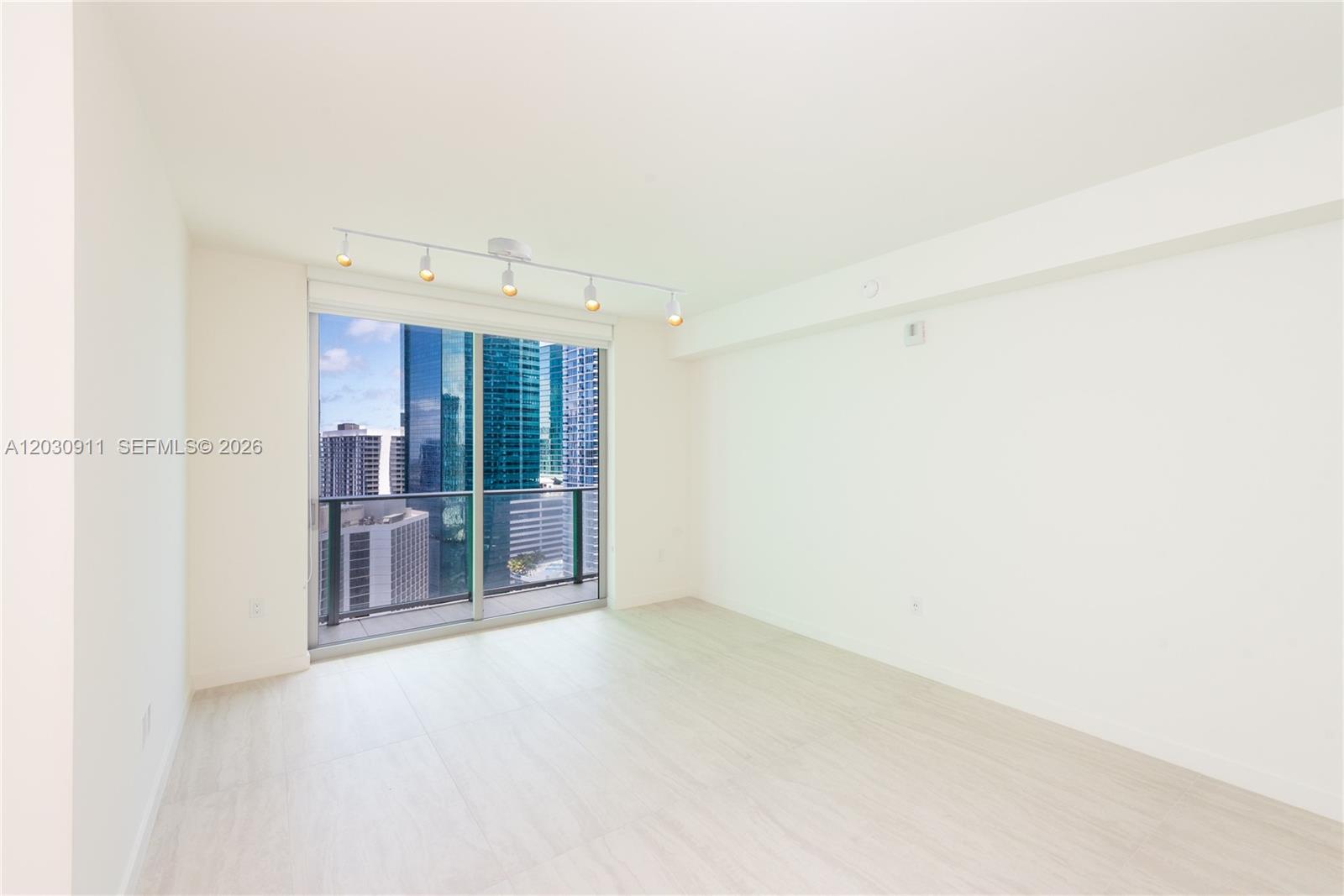 77 Southeast 5th Street, Unit 1804 Miami, FL 33131 - Photo 3 of 27
