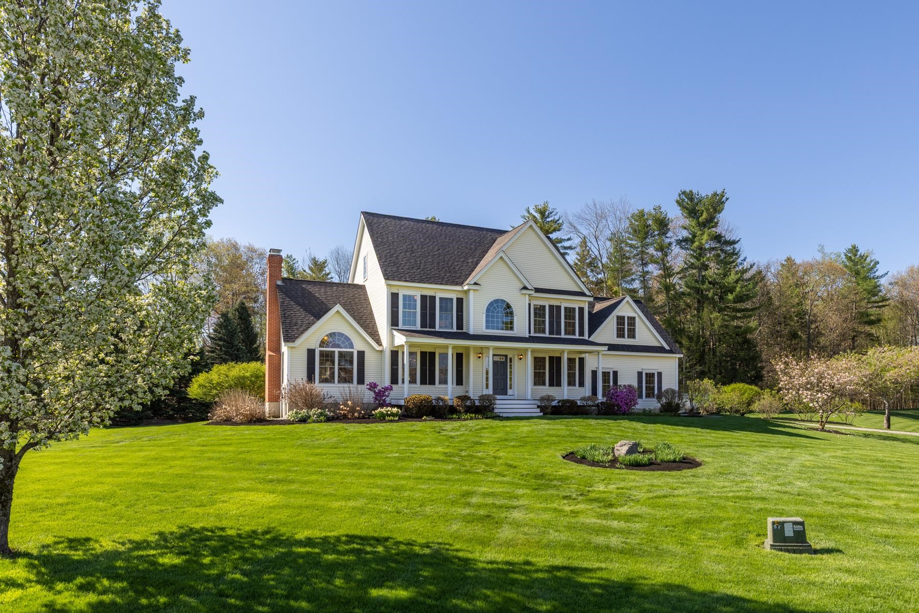 8 Lilac Way Stratham, NH 03885 - Photo 5 of 53