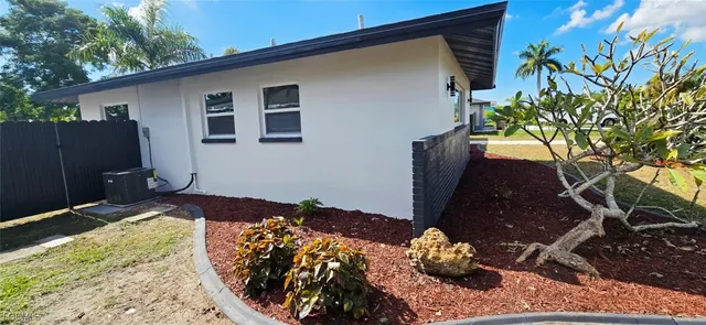 $279,900 | 238 Southeast 46th Lane, Cape Coral, FL 33904