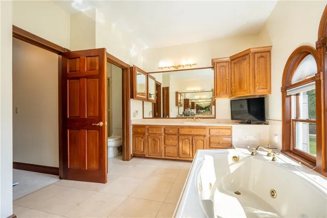 $775,000 | 3001 Stoupas Drive, Greensburg, PA 15601