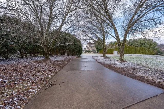 $775,000 | 3001 Stoupas Drive, Greensburg, PA 15601