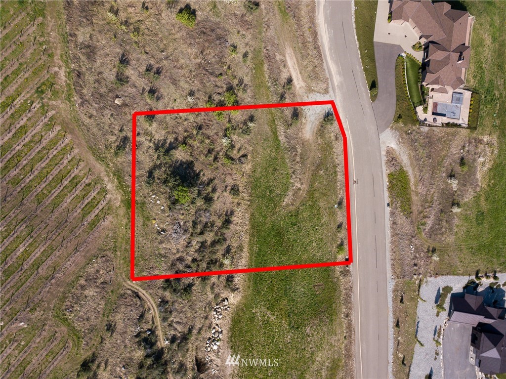304 Clos Chevalle Road Chelan, WA 98816 - Photo 3 of 25 Gallery Image 3