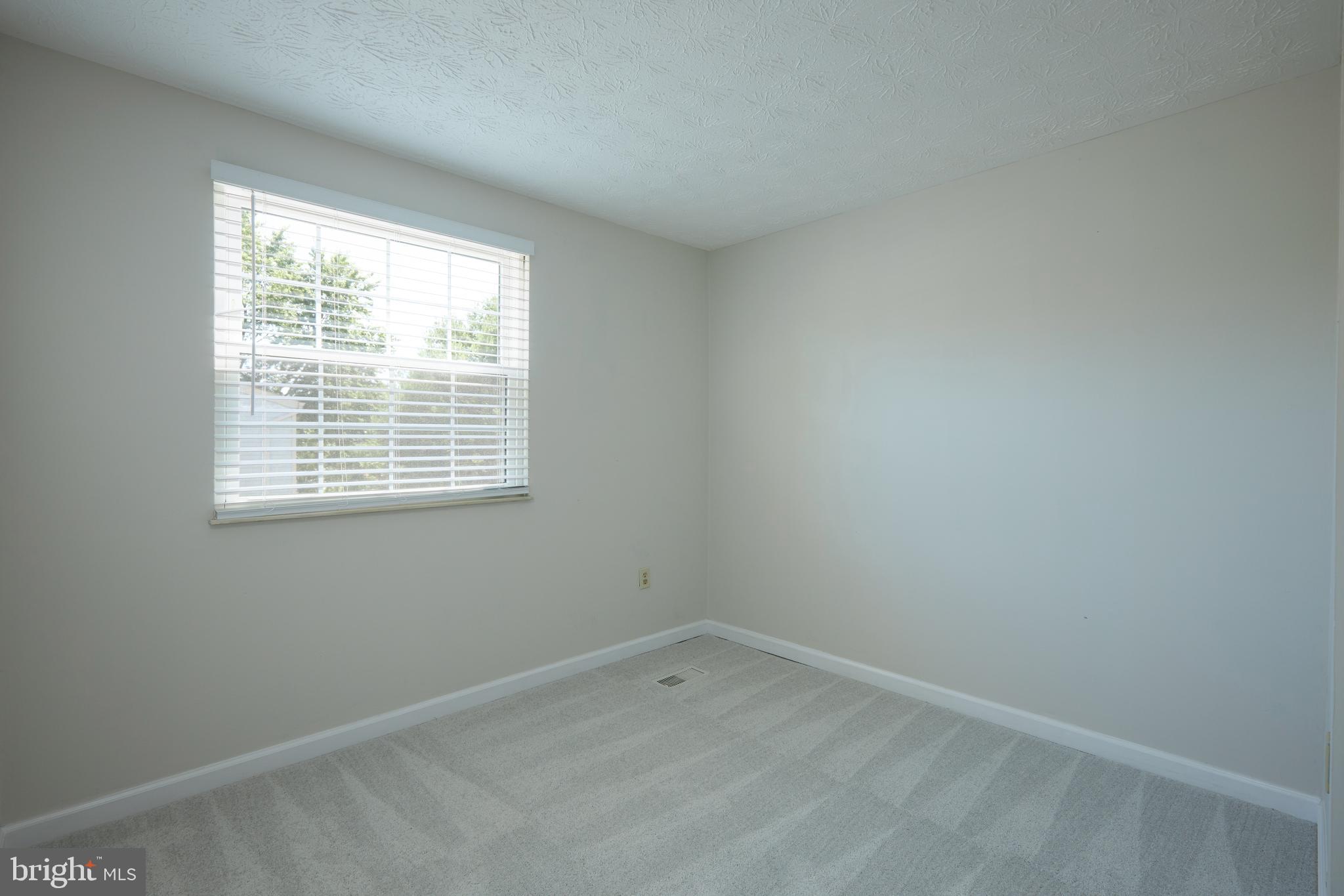 1427 Farmcrest Way Silver Spring, MD 20905 - Photo 20 of 40 Gallery Image 20