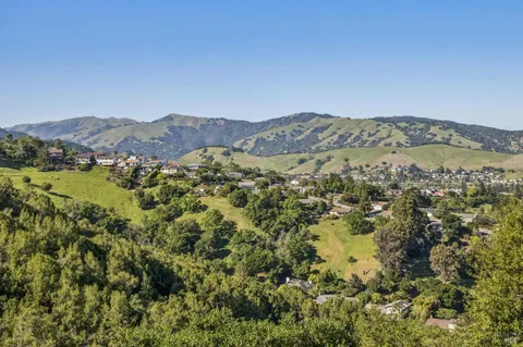 $4,250,000 | 836 Fawn Drive, San Anselmo, CA 94960