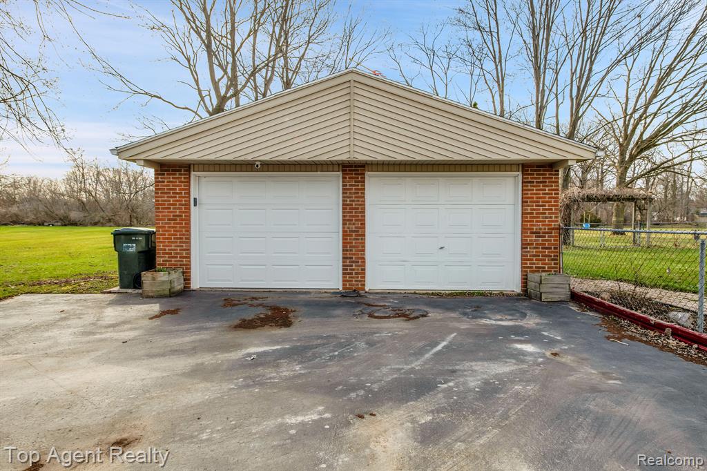 3302 Grant Road Rochester Hills, MI 48309 - Photo 27 of 40