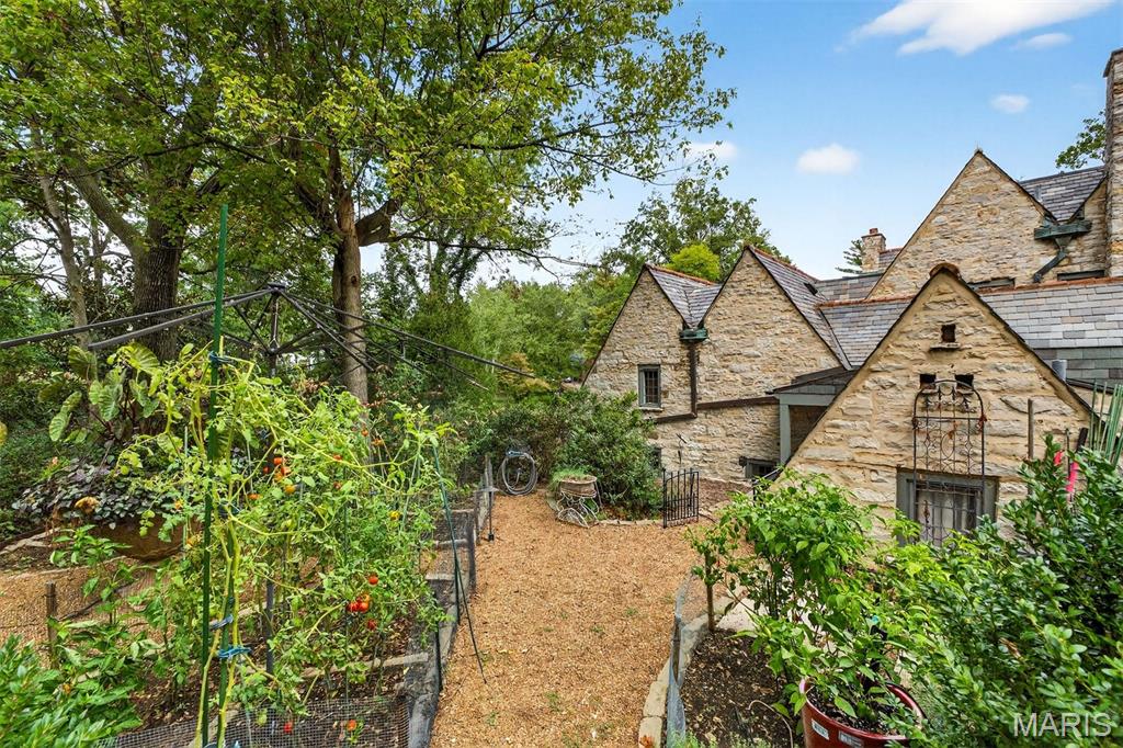 8 Edgewood Road Ladue, MO 63124 - Photo 12 of 16