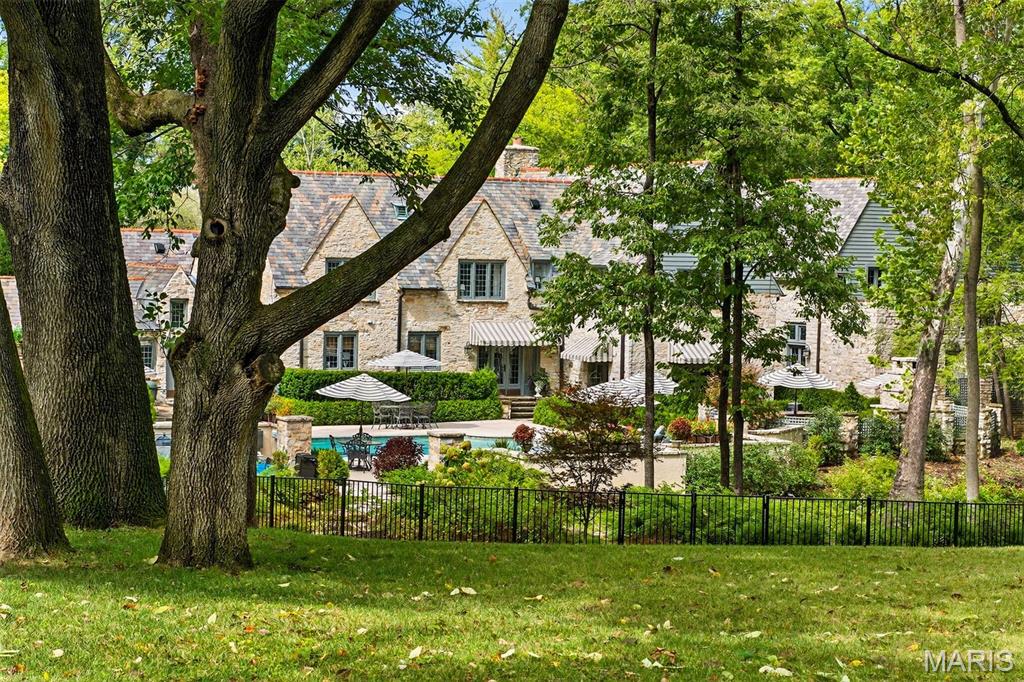 8 Edgewood Road Ladue, MO 63124 - Photo 14 of 16