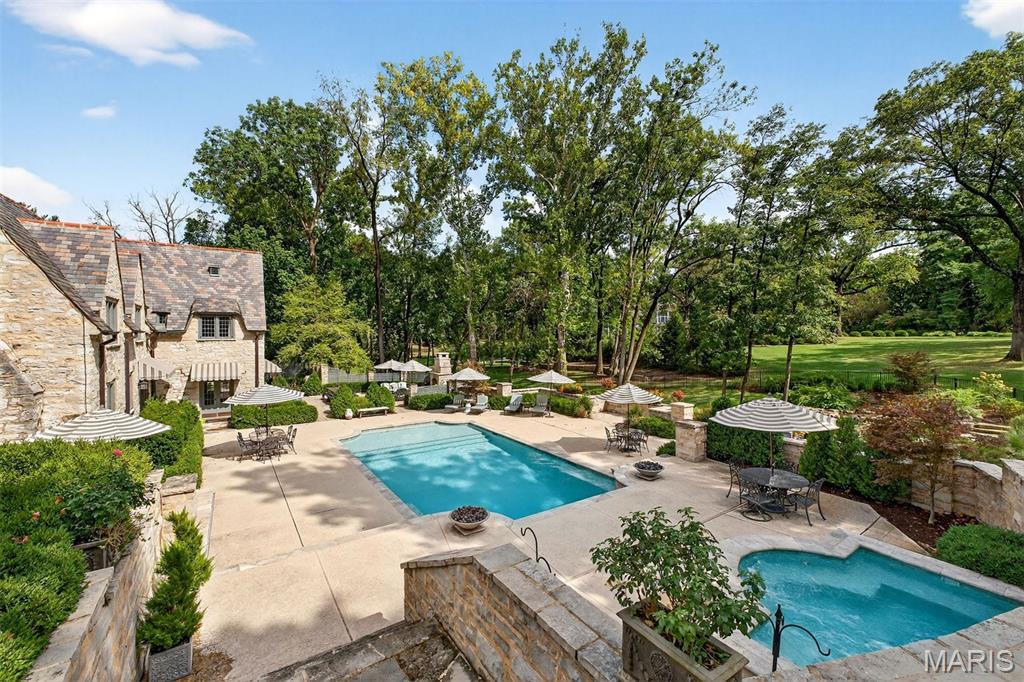 8 Edgewood Road Ladue, MO 63124 - Photo 5 of 16