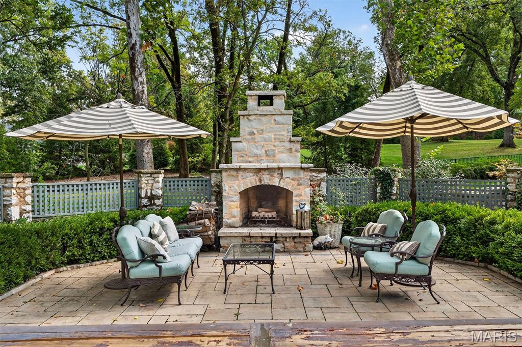 8 Edgewood Road Ladue, MO 63124 - Photo 7 of 16