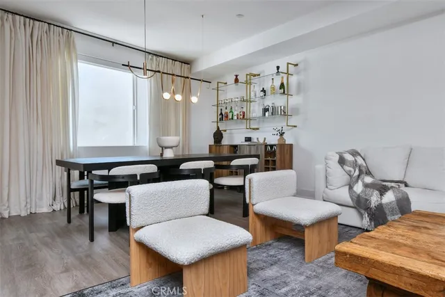 $1,172,000 | 10861 1/2 Hartsook Street, North Hollywood, CA 91601