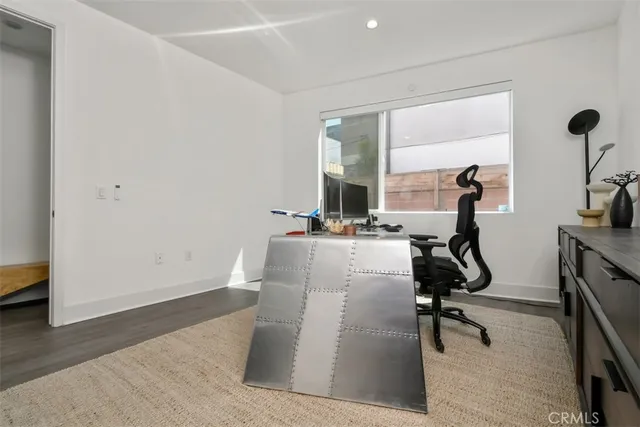 $1,172,000 | 10861 1/2 Hartsook Street, North Hollywood, CA 91601