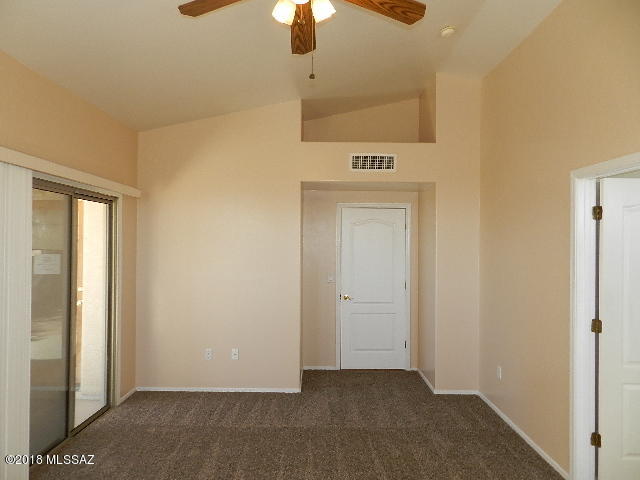 7716 South Lions Spring Way Tucson, AZ 85747 - Photo 10 of 25