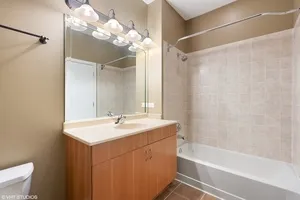 $2,000 | 1509 South Halsted Street, Unit 211, Chicago, IL 60607