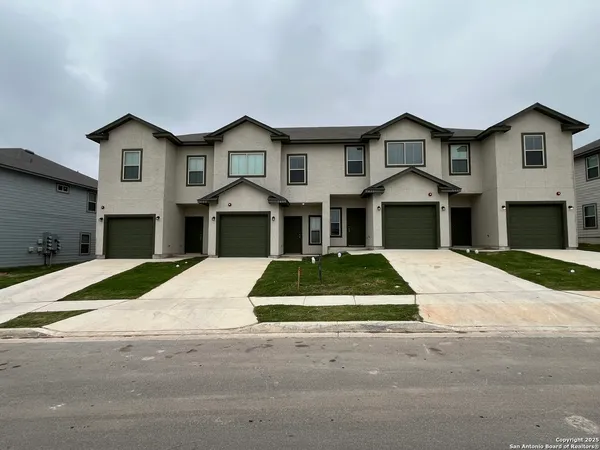 $1,395 | 7409 Savannah Brooks, Live Oak, TX 78233