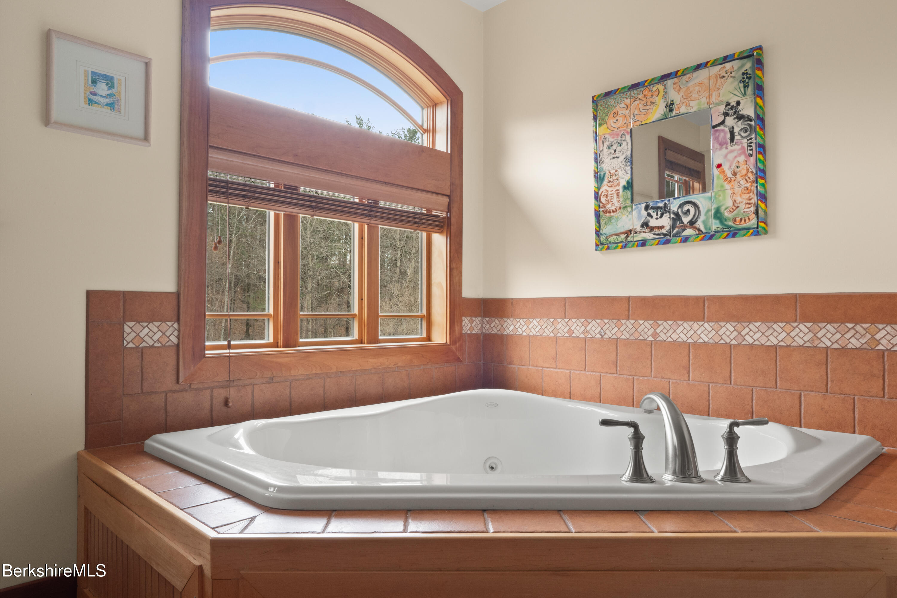 62 Stockbridge Terrace Lee, MA 01238 - Photo 33 of 49 a bathroom with a bathtub