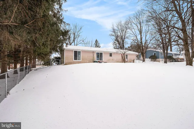 $300,000 | 2141 Cloverfield Drive, Lebanon, PA 17046