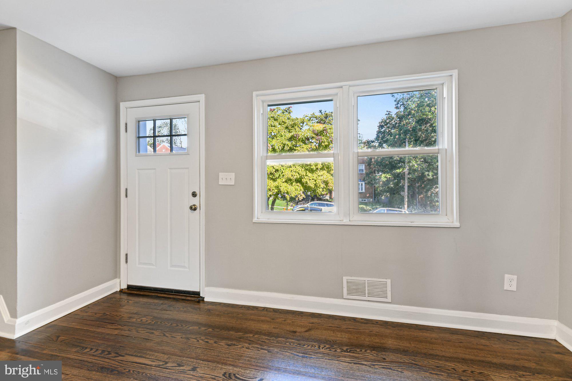 943 Masefield Road Baltimore, MD 21207 - Photo 4 of 22