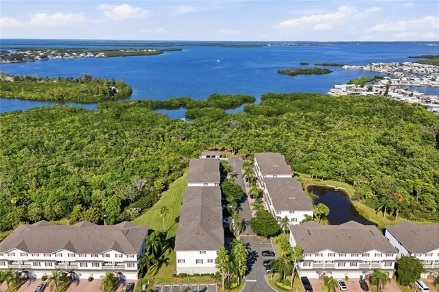 $320,000 | 1015 34th Drive West, Palmetto, FL 34221