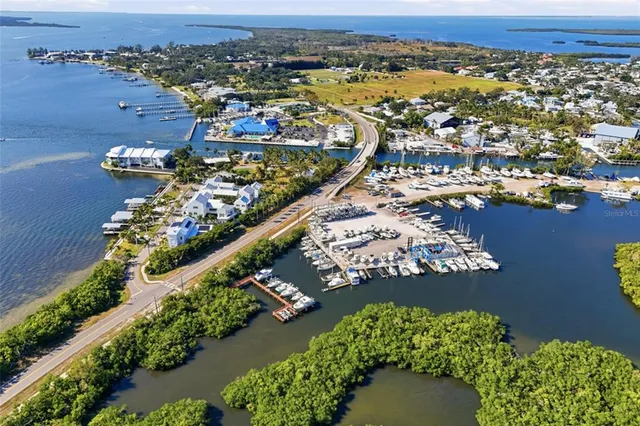 $320,000 | 1015 34th Drive West, Palmetto, FL 34221