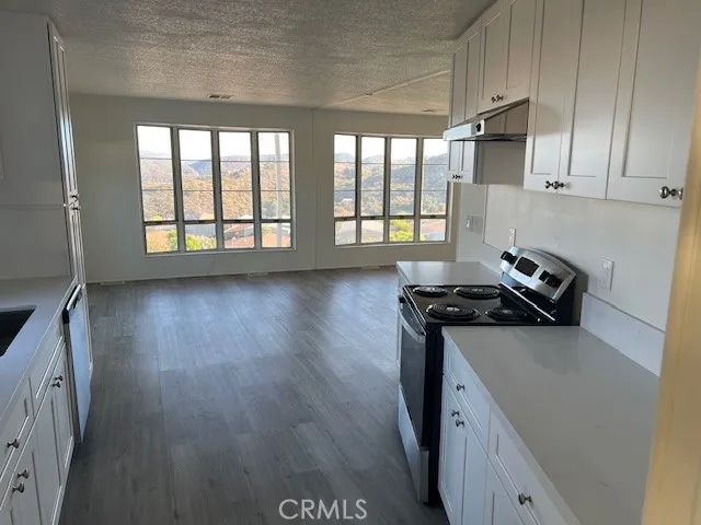 $176,000 | 24303 Woolsey Canyon Road, Unit 142, Canoga Park, CA 91304