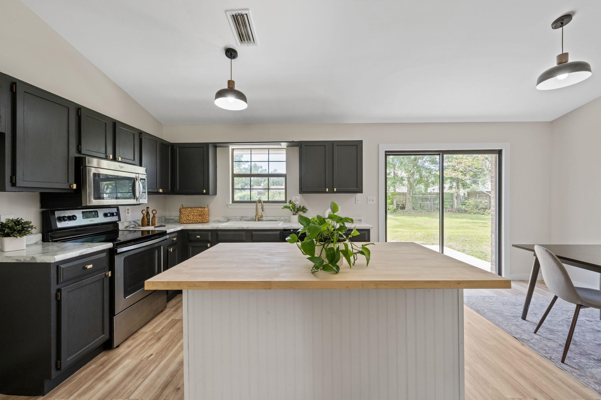 610 East Gate Circle Foley, AL 36535 - Photo 4 of 34
