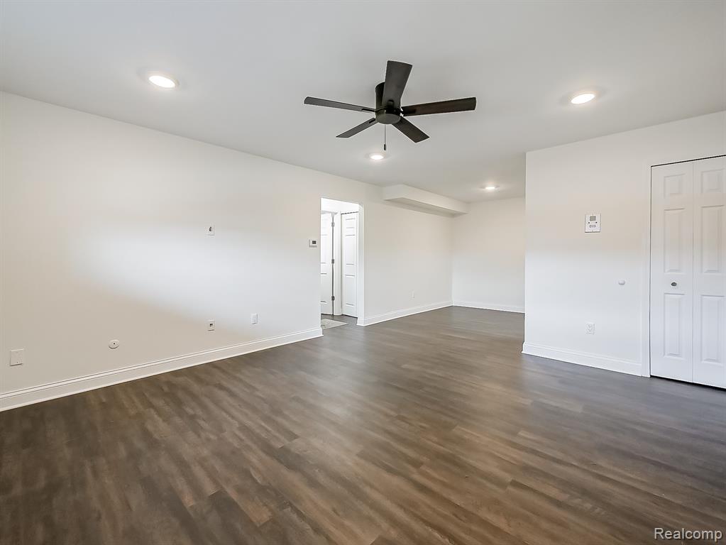 4905 South Crooks Road Royal Oak, MI 48073 - Photo 5 of 28