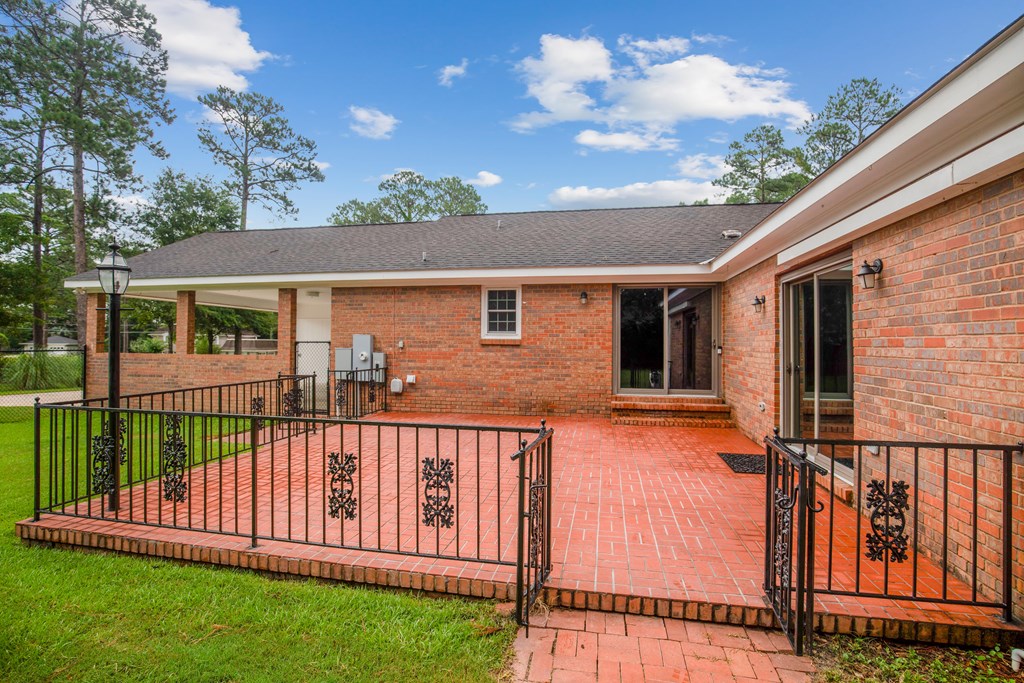 1204 Cambridge Road Dothan, AL 36305 - Photo 53 of 58 patio