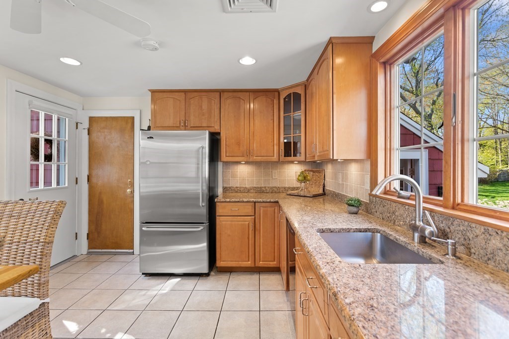 5 Lovell Road Lynnfield, MA 01940 - Photo 7 of 28 Gallery Image 7