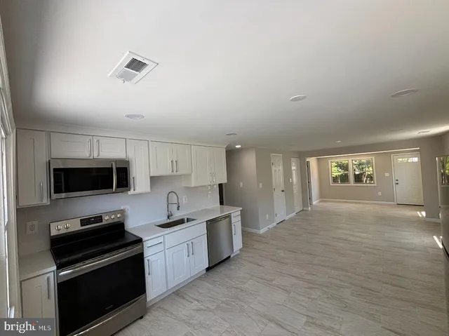 $2,195 | 247 Carroll Road, Glen Burnie, MD 21060