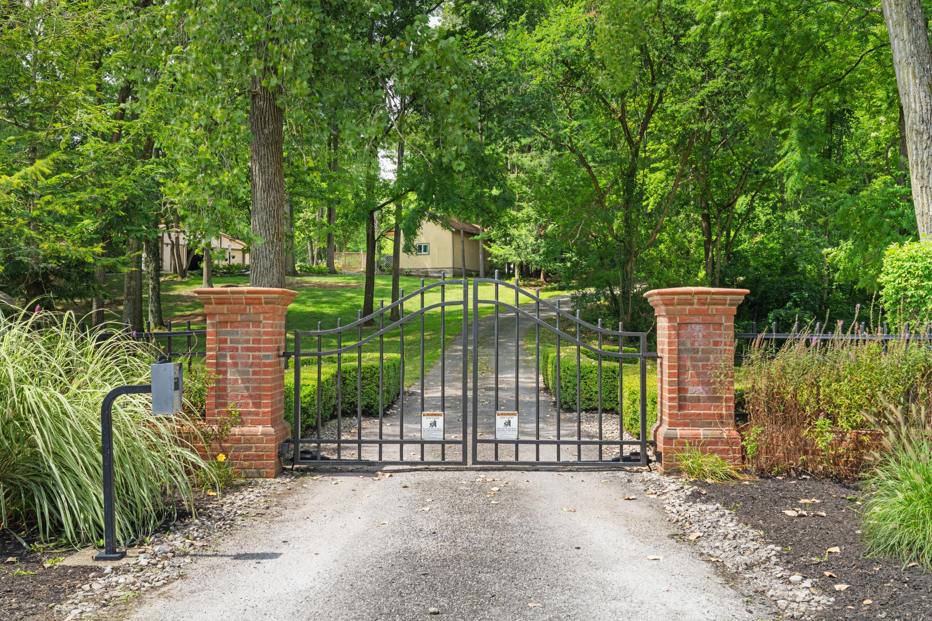 5455 Plantation Road Sunbury, OH 43074 - Photo 4 of 176 Gated Entry to Home