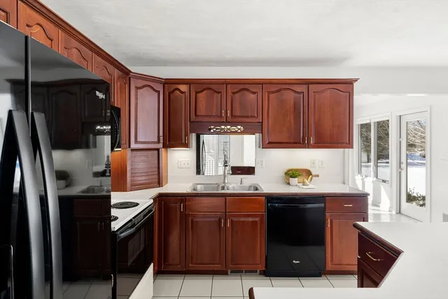 $650,000 | 41 Martins Pond Road, Groton, MA 01450