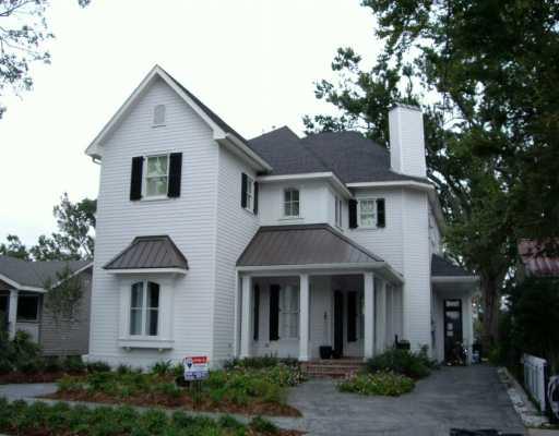 421 Ridgewood Drive Metairie, LA 70001 - Photo 1 of 5