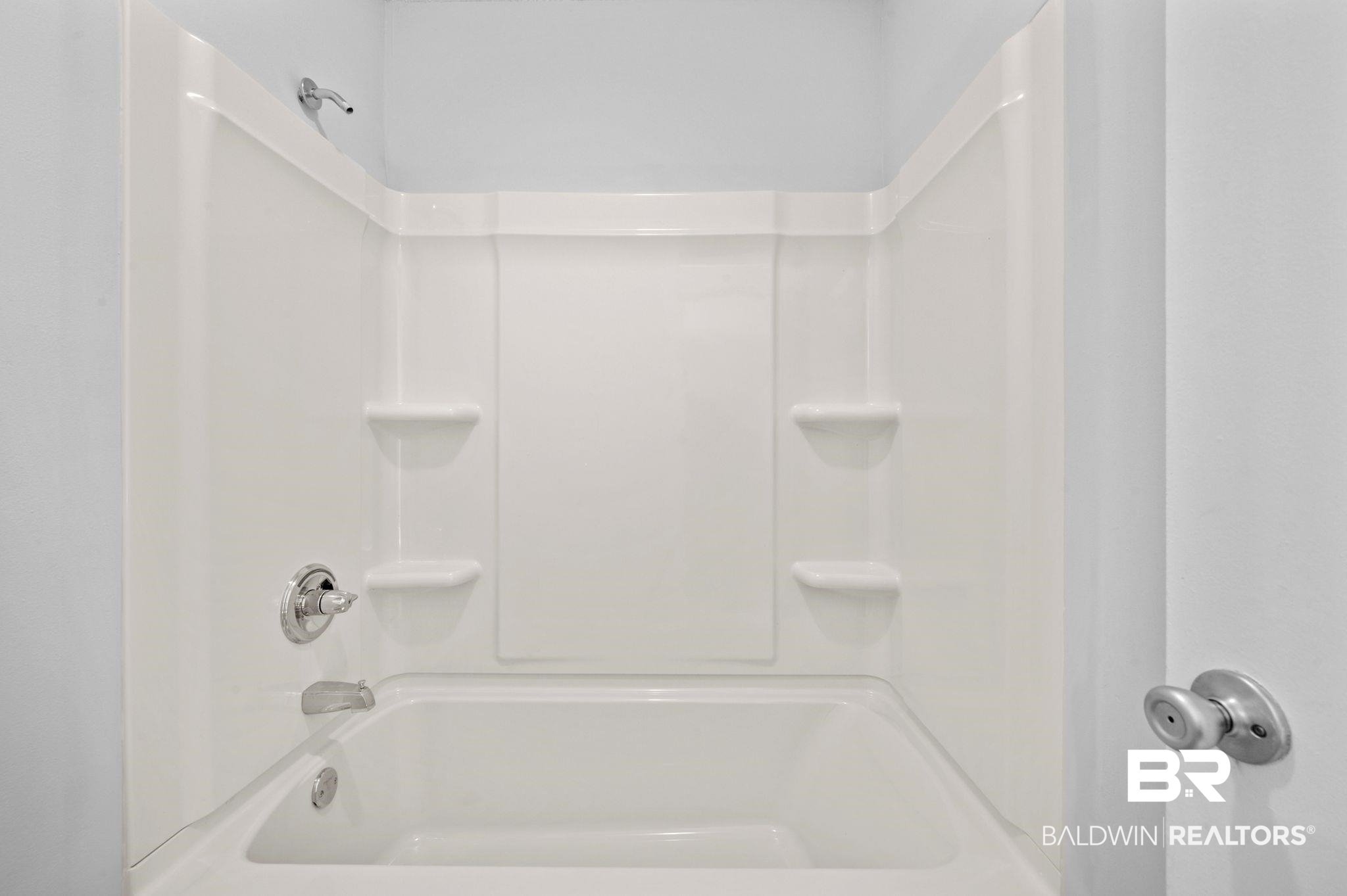 3701 Vista Ridge Drive Mobile, AL 36693 - Photo 17 of 33 Bathroom with washtub / shower combination