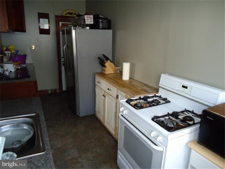 144 Ashby Road Upper Darby, PA 19082 - Photo 10 of 13
