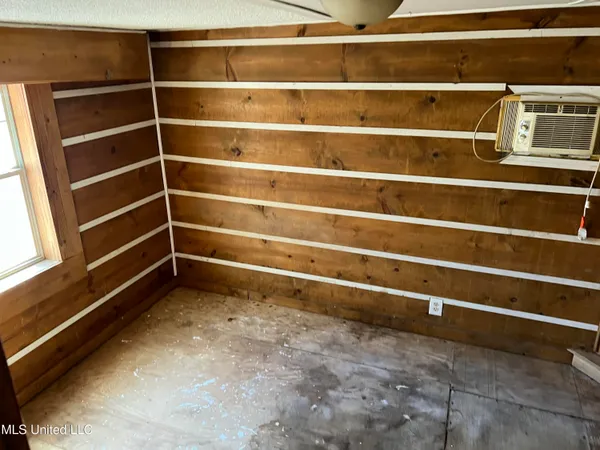 $63,000 | 1025 Lake Arrowhead Drive, Hickory Flat, MS 38633