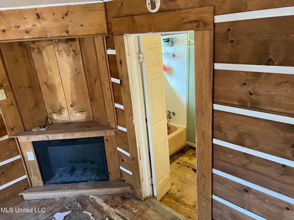 $63,000 | 1025 Lake Arrowhead Drive, Hickory Flat, MS 38633