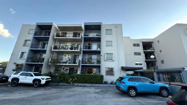 $197,900 | 3181 Southwest 13th Street, Unit 114, Miami, FL 33145