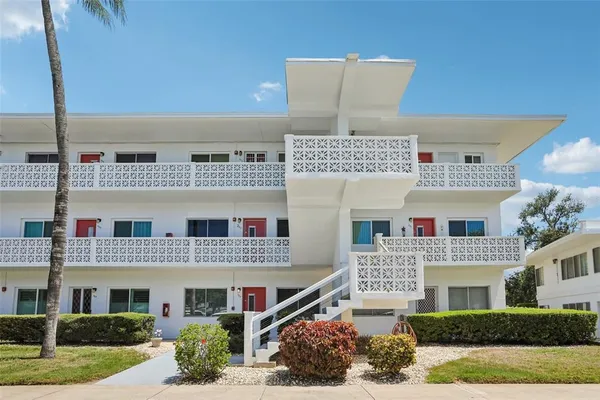 $85,000 | 11225 82nd Avenue, Unit 102, Seminole, FL 33772