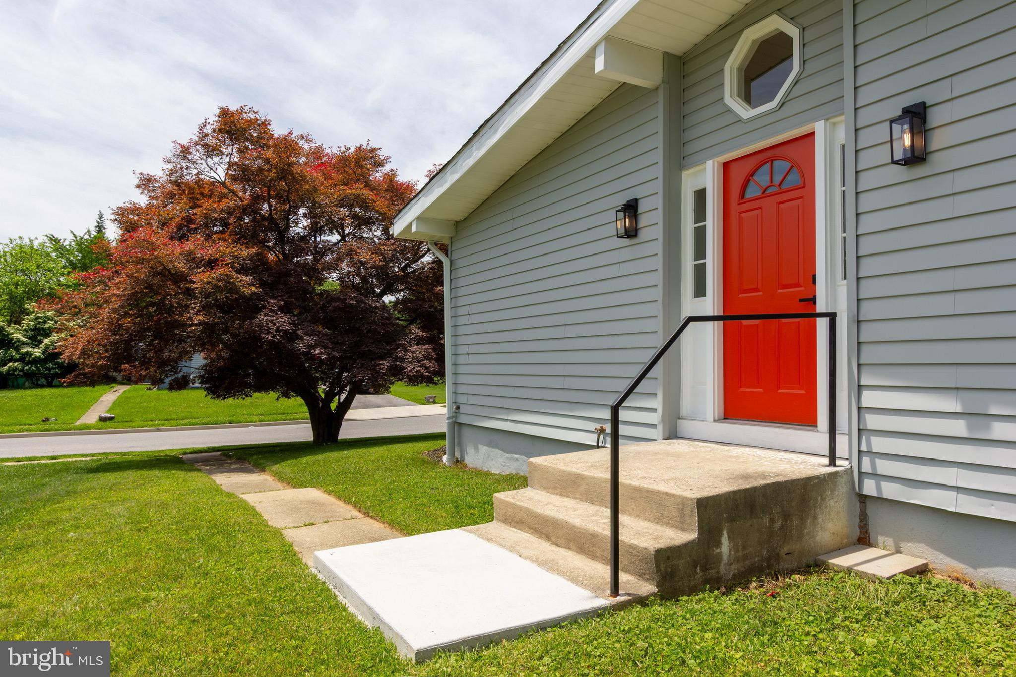 8206 Arrowhead Road Pikesville, MD 21208 - Photo 5 of 49 Front Entrance