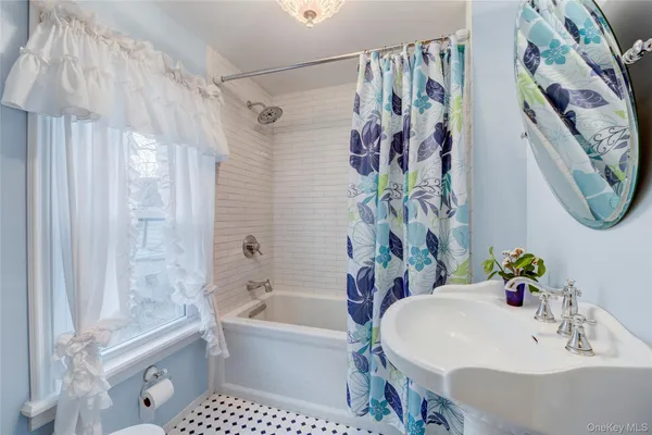 $4,000 | 317 South Street, Greenport, NY 11944