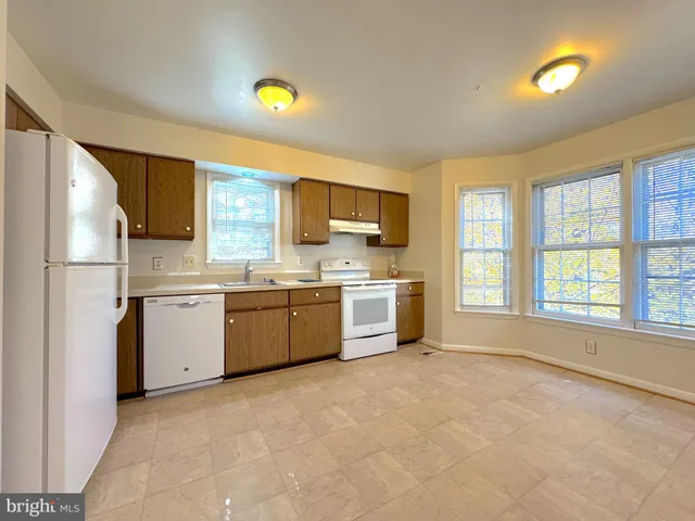 $2,800 | 12214 Dapple Gray Court, Woodbridge, VA 22192