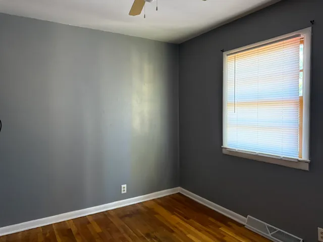 a view of empty room with window