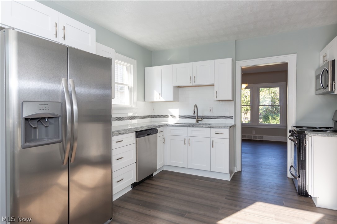 2009 Goodnor Road Cleveland Heights, OH 44118 - Photo 4 of 21
